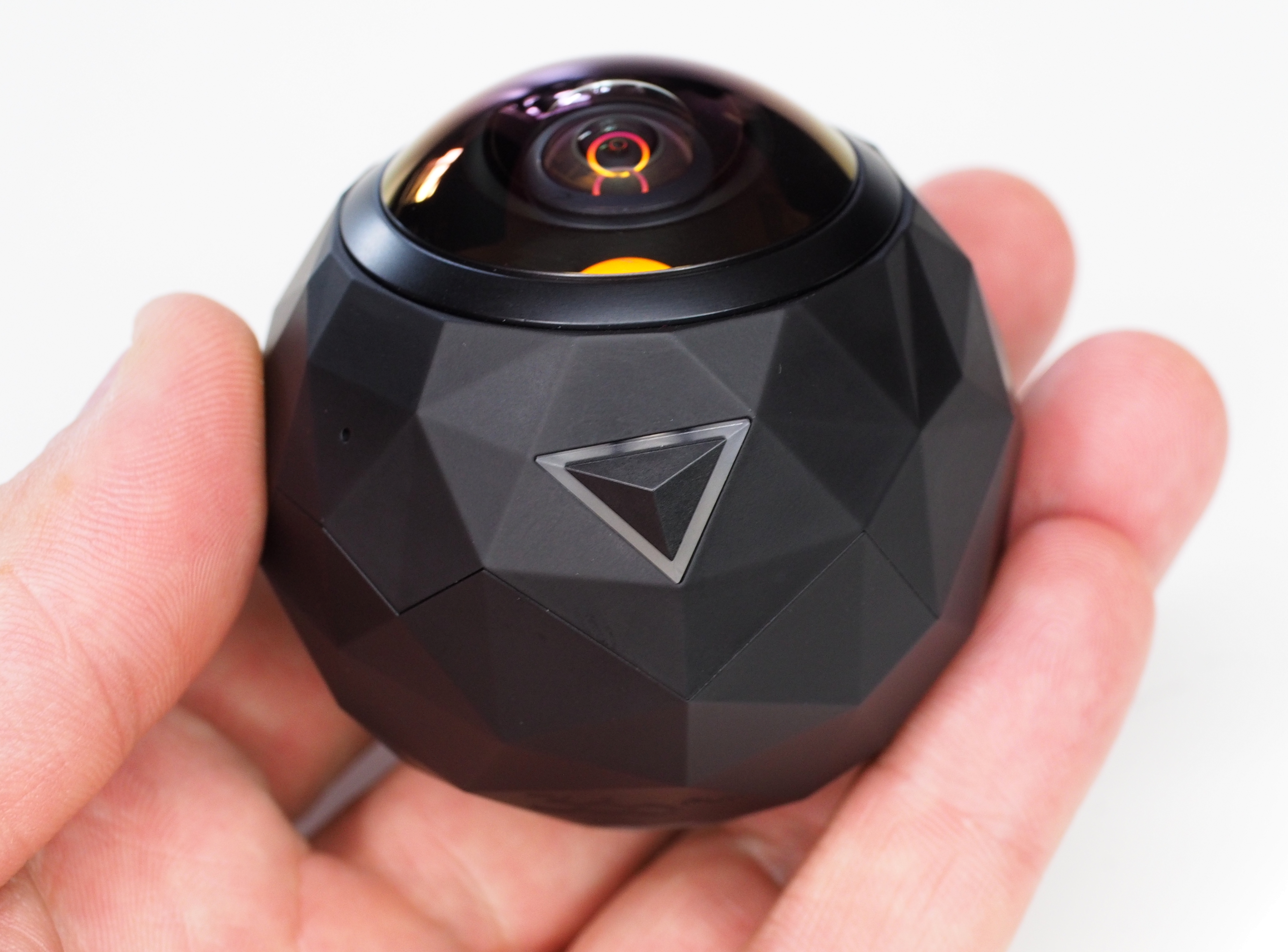 360fly Gen 1 — hand scale